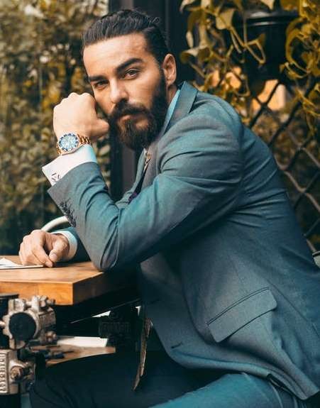 Thor Arantes Graduado em Administra��o.<br>P�s graduado em Com�rcio Exterior.